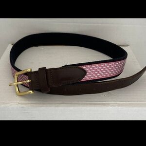 Vineyard Vines Men's Size 32 Whale Logo Pink and Blue Print Canvas Brown Leather